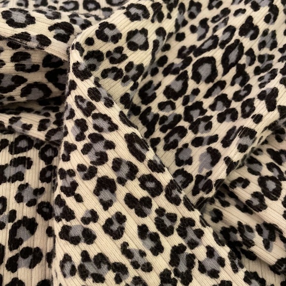 Brandy Melville turtleneck long sleeve - Picture 3 of 3